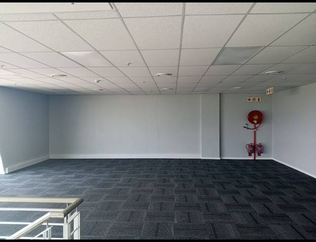 8,300M² WAREHOUSE TO LET IN AIRPORT PARK